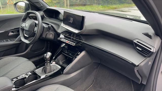 Peugeot 2008 image 8