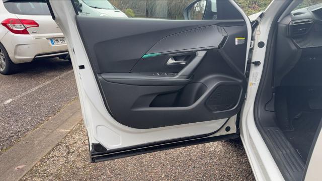 Peugeot 2008 image 3