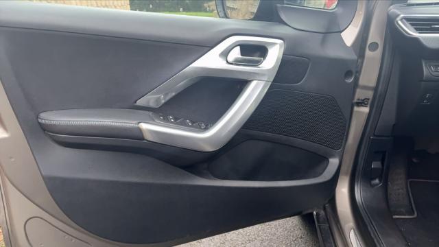 Peugeot 2008 image 5