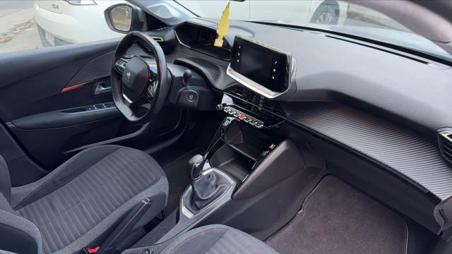 Peugeot 208 image 5