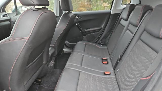 Peugeot 2008 image 5