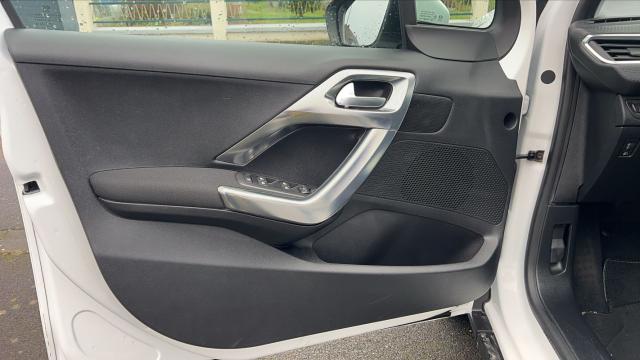 Peugeot 2008 image 1