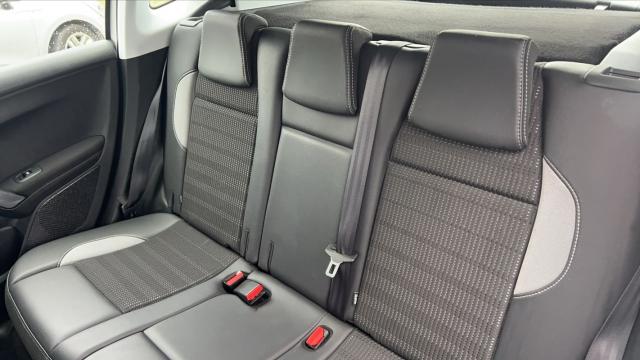 Peugeot 2008 image 9