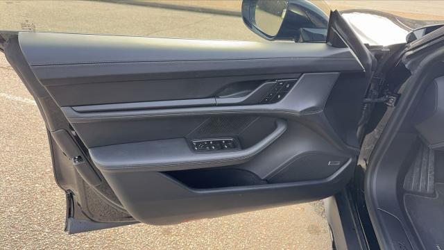 Porsche Taycan image 6