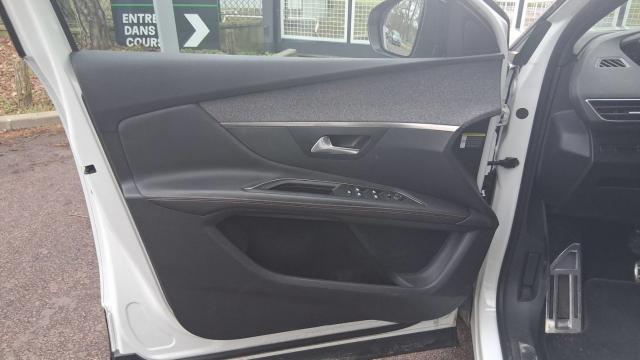 Peugeot 3008 image 3