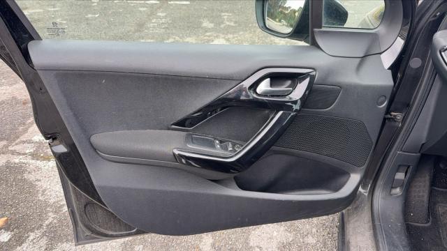 Peugeot 208 image 4