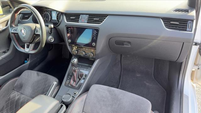 Skoda Octavia image 9