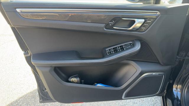 Porsche Macan image 8