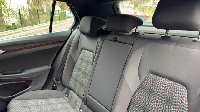 Volkswagen Golf image 1