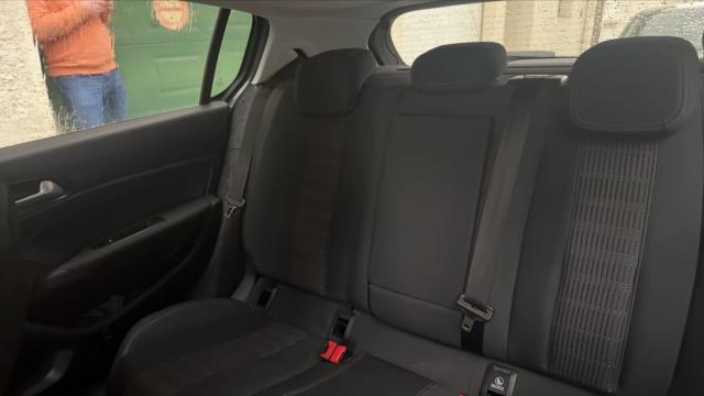 Peugeot 308 image 9