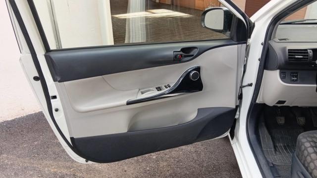 Toyota Iq image 7