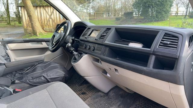 Volkswagen Transporter image 7