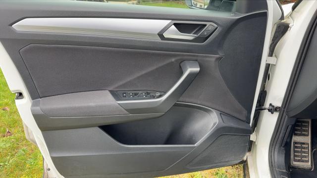 Volkswagen T-Roc image 9