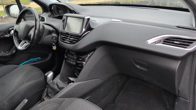 Peugeot 208 image 7