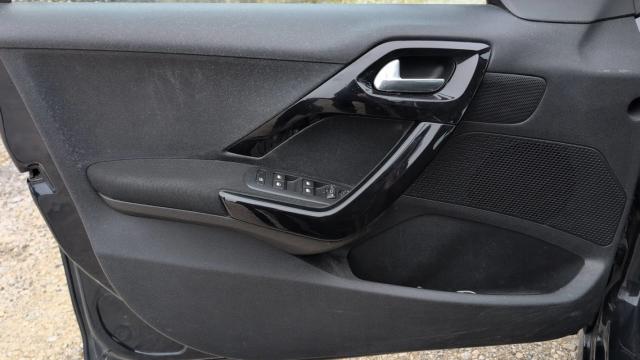 Peugeot 208 image 8