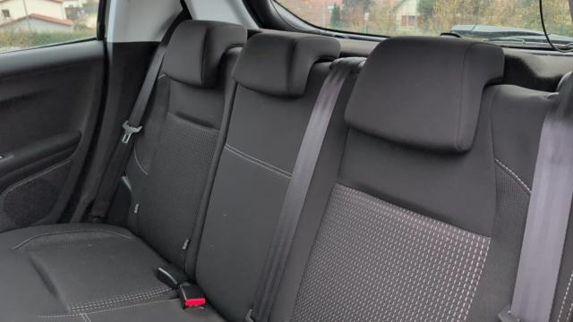Peugeot 208 image 9