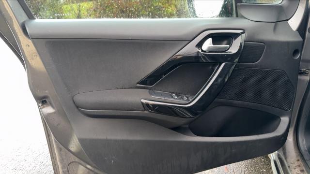 Peugeot 208 image 4