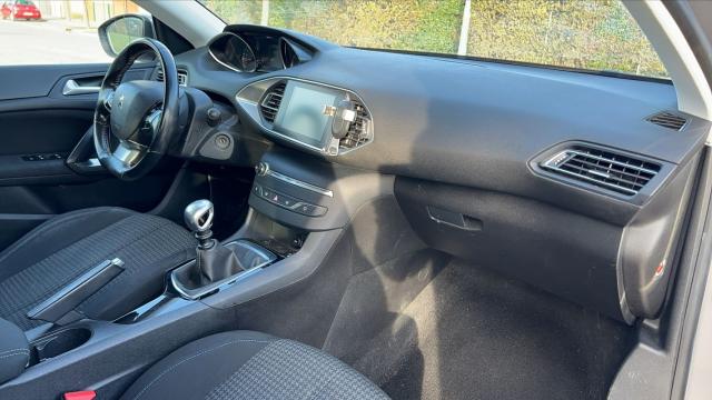 Peugeot 308 image 9
