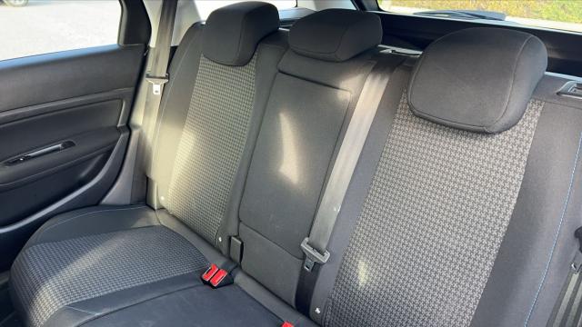 Peugeot 308 image 2