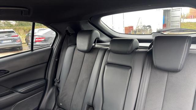 Mitsubishi Eclipse Cross image 9