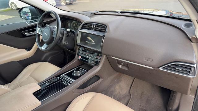Jaguar F-Pace image 3