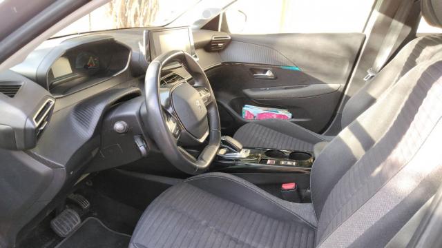 Peugeot E-208 image 2