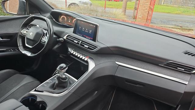 Peugeot 3008 image 3