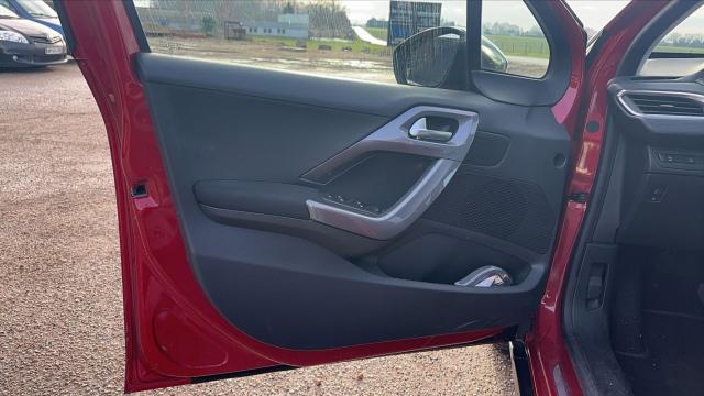 Peugeot 2008 image 7