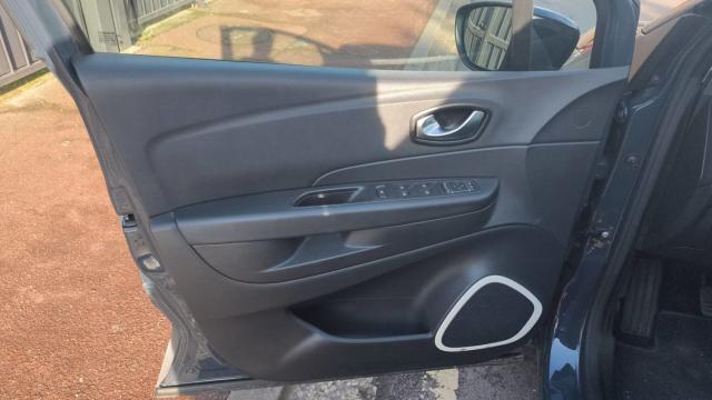 Renault Captur image 1