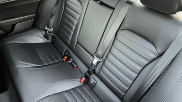 Alfa Romeo Giulia image 9