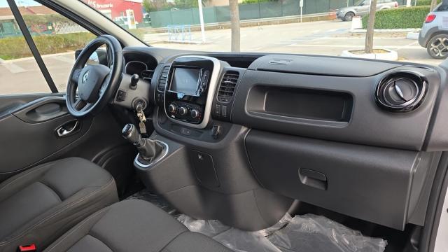 Renault Trafic image 8
