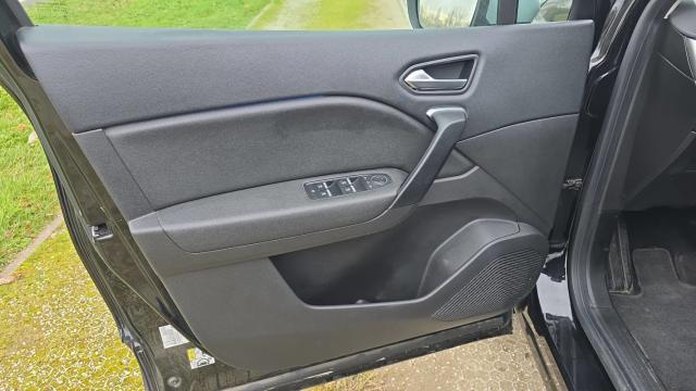 Renault Captur image 1