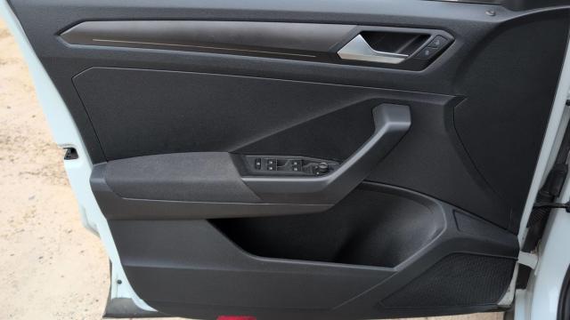 Volkswagen T-Roc image 5