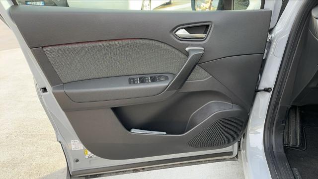 Renault Captur image 1