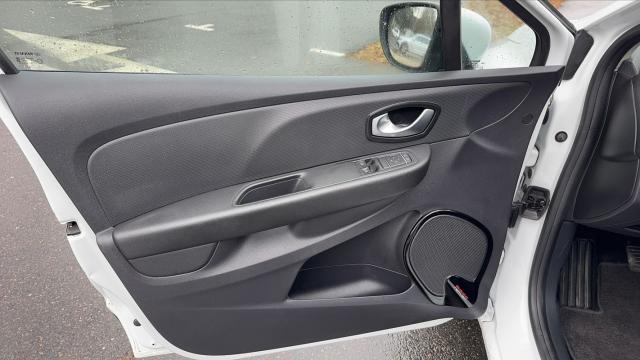 Renault Clio image 9