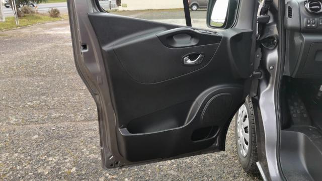 Renault Trafic image 2