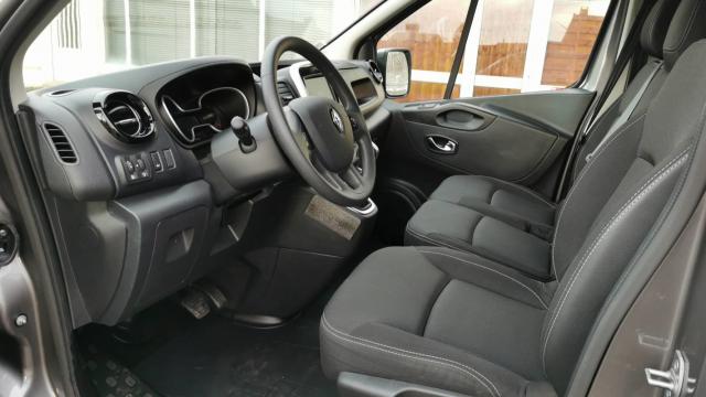 Renault Trafic image 1