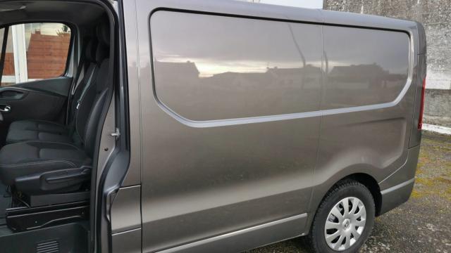 Renault Trafic image 9