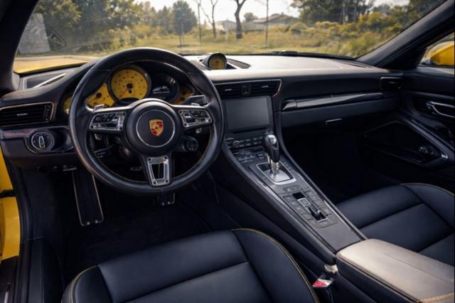 Porsche 911 image 8