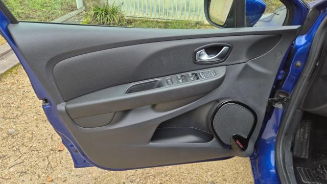 Renault Clio Estate image 2