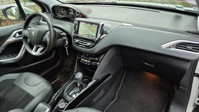 Peugeot 2008 image 6