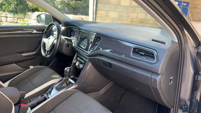 Volkswagen T-Roc image 2