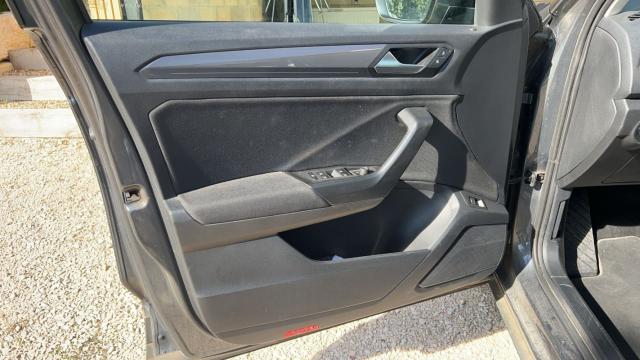 Volkswagen T-Roc image 1