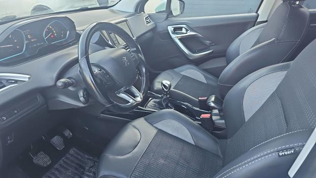 Peugeot 2008 image 1