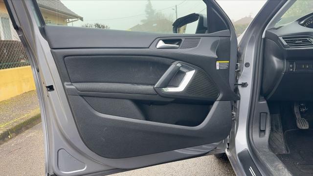 Peugeot 308 image 8