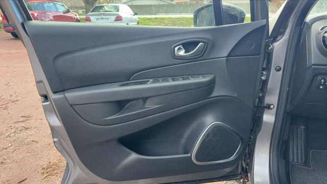 Renault Captur image 8