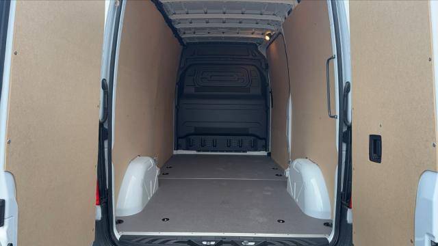 Mercedes Benz Sprinter image 4