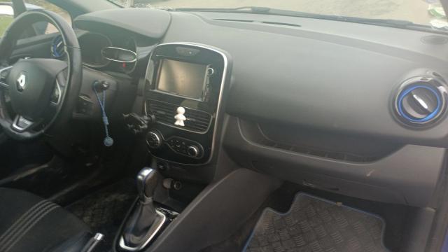 Renault Clio Estate image 8