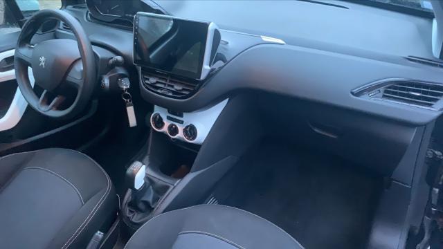 Peugeot 208 image 4