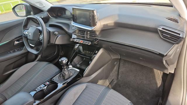 Peugeot 2008 image 6